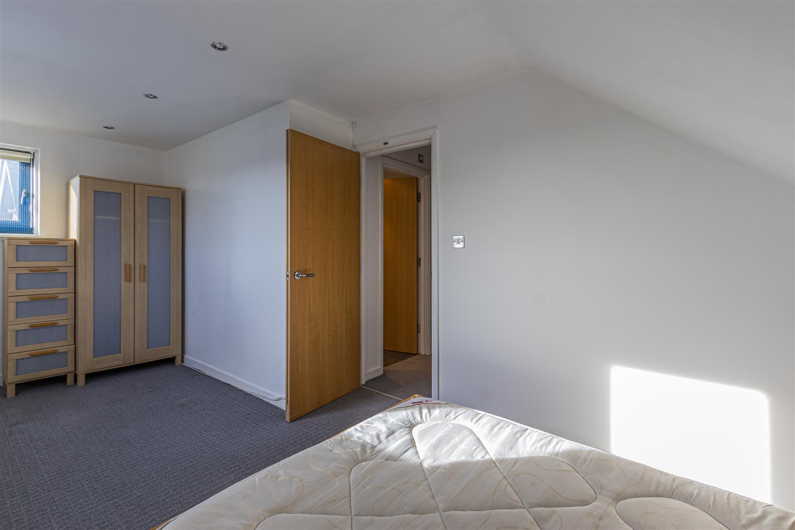 Brook Court, Riverside — photograph 7